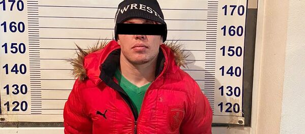 Бишкекте бирөөнү опузалоо үчүң эки жигит кармалды - Sputnik Кыргызстан