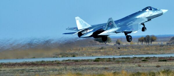 Многофункциональный истребитель пятого поколения Су-57. Архивное фото - Sputnik Кыргызстан