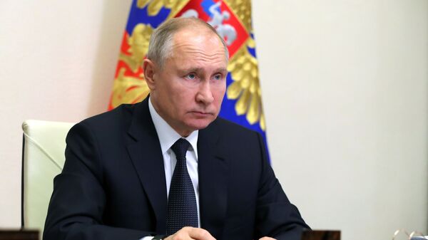 Президент России Владимир Путин проводит в режиме видеоконференции заседание  - Sputnik Кыргызстан