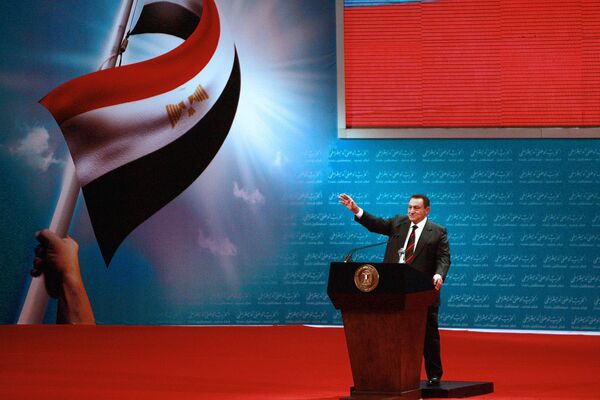 Президент Египта Хосни Мубарак на ежегодной конференции национальной демократической партии в Каире, 2008 год - Sputnik Кыргызстан