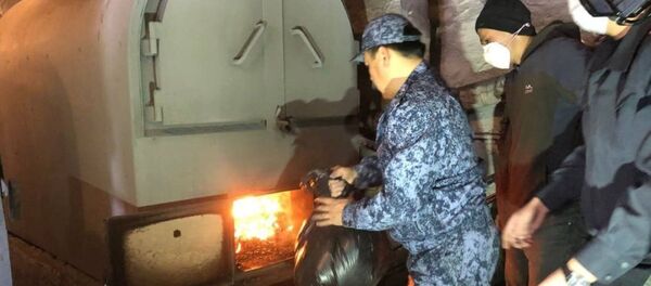 Сжигания 54 килограммов наркотиков в школе Сжигания 54 килограммов наркотиков в школе - Sputnik Кыргызстан