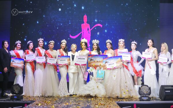 По итогам всех выступлений в полуфинал выбрали 80 девушек, в финал вышла 31 - Sputnik Кыргызстан
