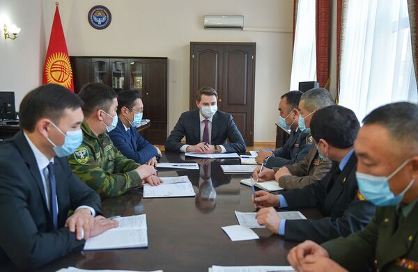 Милиционеры должны быть вежливыми во время массовых гуляний — Новиков - Sputnik Кыргызстан