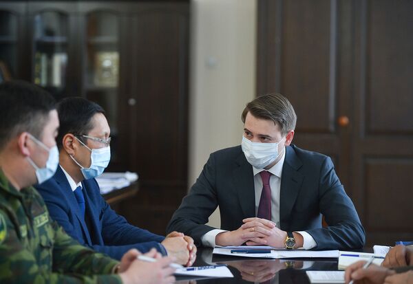 Артем Новиков жаңы жыл майрамында коопсуздукту сактоо боюнча кеңешме өткөрдү - Sputnik Кыргызстан