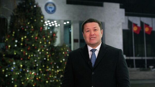 Новогоднее поздравление и.о. президента и кыргызстанцев — видео - Sputnik Кыргызстан