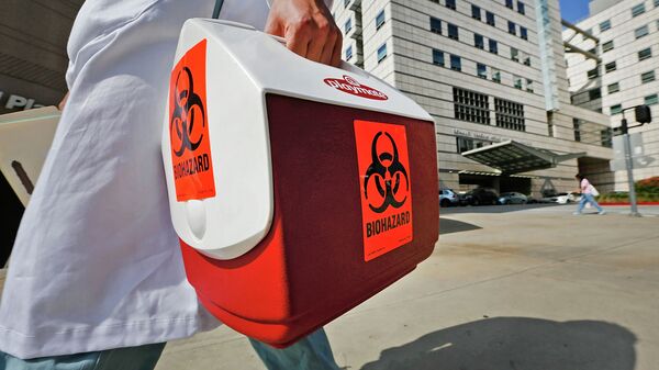 Контейнер с этикеткой биологической опасности. Архивное фото - Sputnik Кыргызстан