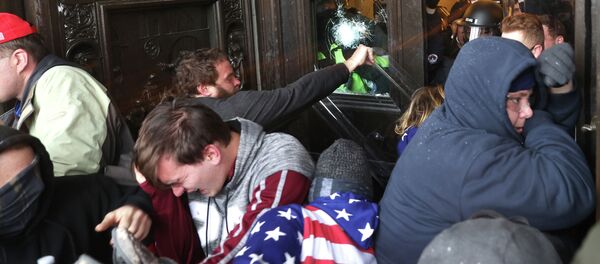 Акция протеста сторонников Д. Трампа в Вашингтоне - Sputnik Кыргызстан
