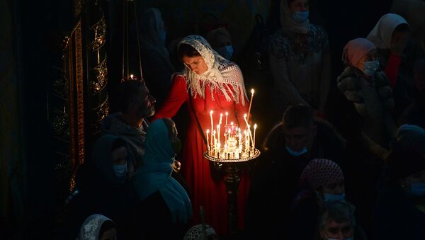 Православдар Рождествону кантип белгиледи. Чиркөөдөгү сүрөттөр - Sputnik Кыргызстан