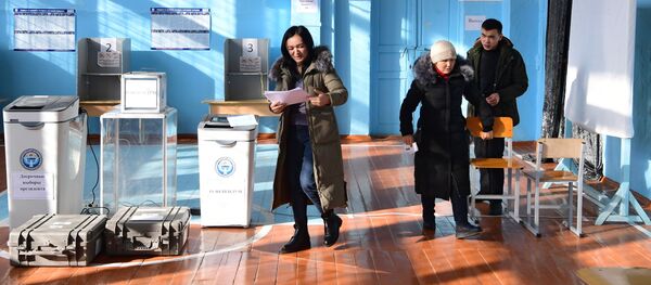 Подготовка избирательных участков в Бишкеке - Sputnik Кыргызстан