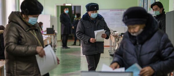 Ход голосования на выборах президента и референдума в Бишкеке - Sputnik Кыргызстан