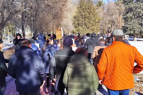С ноября в Бишкеке каждое воскресенье проходят марши за соблюдение законности и против изменения Конституции - Sputnik Кыргызстан