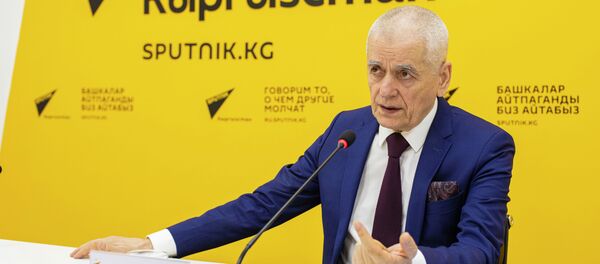 Россиянын илимдер академиясынын академиги, Мамдуманын депутаты, Роспотребнадзордун мурдагы жетекчиси Геннадий Онищенко - Sputnik Кыргызстан