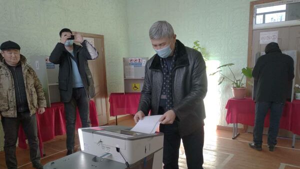 Члены Правительства проголосовали на досрочных выборах Президента и референдуме - Sputnik Кыргызстан