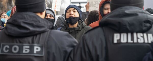 Алматыдагы митингдин катышуучулары - Sputnik Кыргызстан