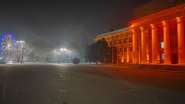 Ситуация в Бишкеке после выборов президента и референдума - Sputnik Кыргызстан