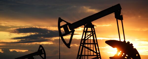 Работа нефтяных станков - качалок - Sputnik Кыргызстан