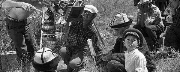 Знаменитый кыргызский мальчик, живший в Белом пароходе. Фото 1974 года - Sputnik Кыргызстан