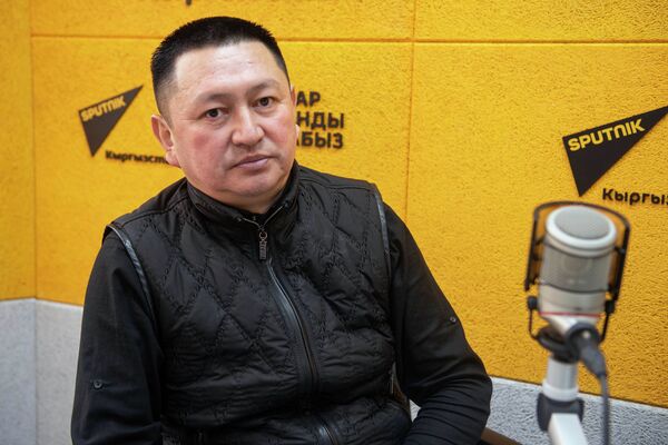 Журналист Азамат Киязов Журналист Азамат Киязов - Sputnik Кыргызстан