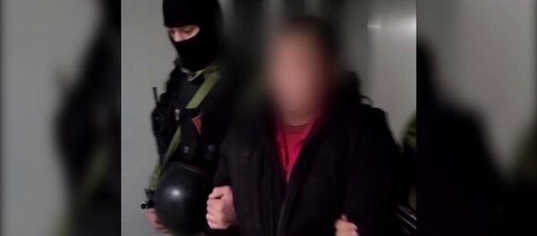 Спецназ задержал мужчин, напавших на девушек в квартире в Бишкеке. Видео - Sputnik Кыргызстан