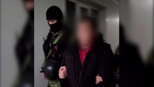 Спецназ задержал мужчин, напавших на девушек в квартире в Бишкеке. Видео - Sputnik Кыргызстан