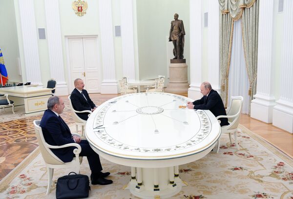 Трёхсторонняя встреча президентов России, Азербайджана и Армении - Sputnik Кыргызстан