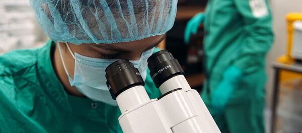 Сотрудница исследовательской лаборатории. Архивное фото - Sputnik Кыргызстан