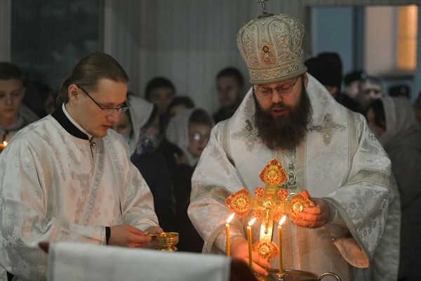 Празднование Крещение Господне в Бишкеке - Sputnik Кыргызстан
