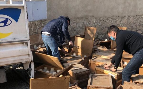 В грузовом отсеке автомобиля обнаружили 42 ящика общим весом более тонны - Sputnik Кыргызстан