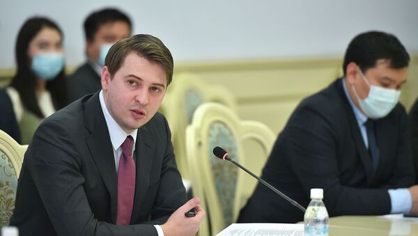 И. о. премьер-министра, первый вице-премьер-министра Артем Новиков - Sputnik Кыргызстан