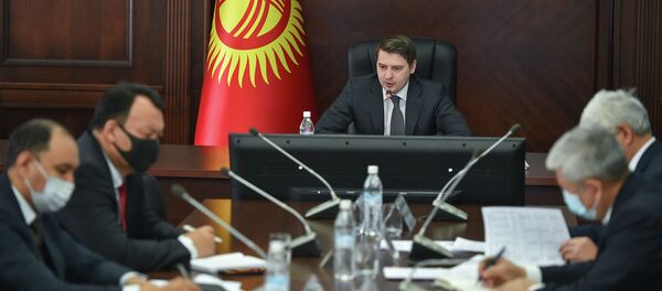 И.о премьер-министра КР Артем Новиков на совещании по прохождению текущего осенне-зимнего периода - Sputnik Кыргызстан