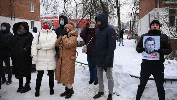 Сторонники Алексея Навального во время митинга - Sputnik Кыргызстан