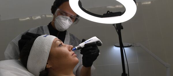 Аял бет тазалоо учурунда. Архив - Sputnik Кыргызстан