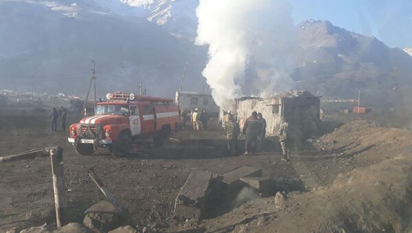 Пожар на угольном месторождении Кара-Кече в Нарынской области - Sputnik Кыргызстан