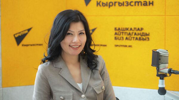 Ведущая программы Кеменгер Айтурган Сатиева - Sputnik Кыргызстан