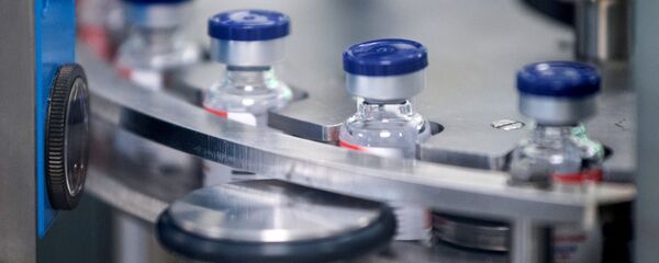 Производство вакцины Спутник V. Архивное фото Производство вакцины Спутник V. Архивное фото - Sputnik Кыргызстан