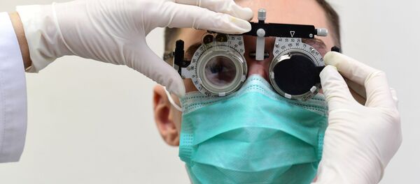 Киши офтальмологдун кабинетинде. Архив - Sputnik Кыргызстан