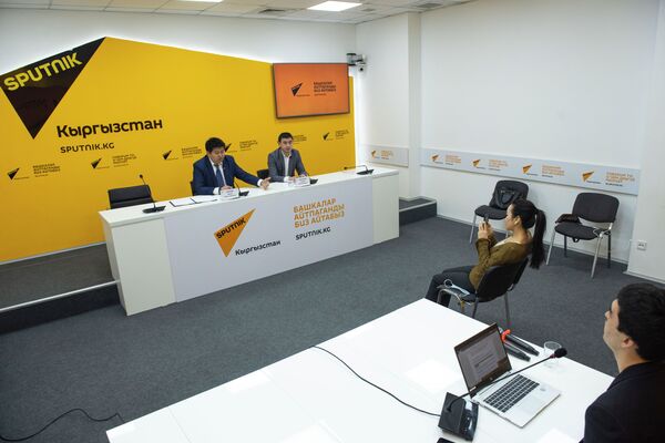 Сотрудники горуправы рассказали о цифровизации в мэрии - Sputnik Кыргызстан