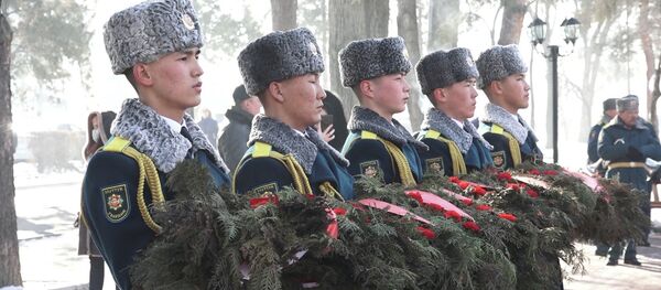 В Бишкеке прошел митинг в память о снятии блокады Ленинграда — видео - Sputnik Кыргызстан