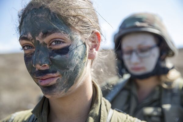 Израильские военнослужащие-женщины - Sputnik Кыргызстан