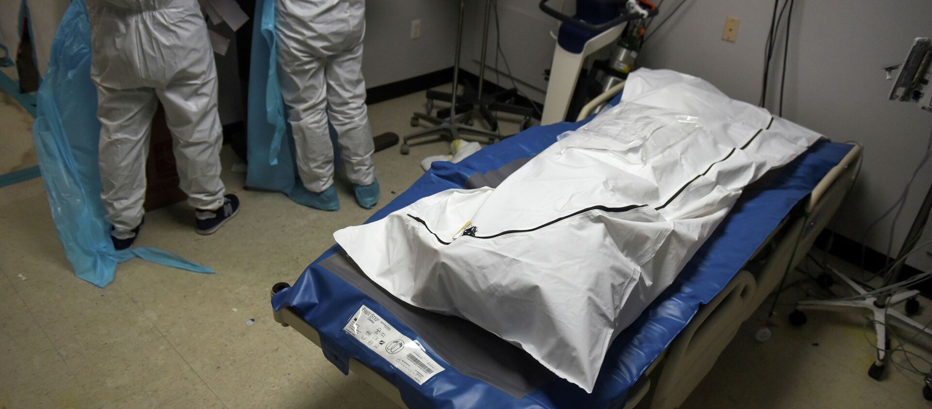 Умерший от COVID-19 пациент лежит в  отделении больницы. Архивное фото - Sputnik Кыргызстан, 1920, 22.06.2021