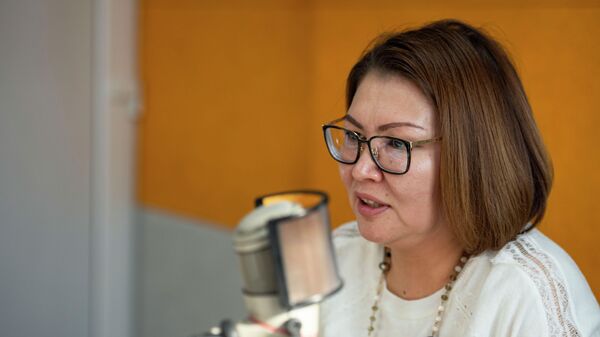 Экс-вице-премьер-министр Алтынай Омурбекова во время интервью - Sputnik Кыргызстан