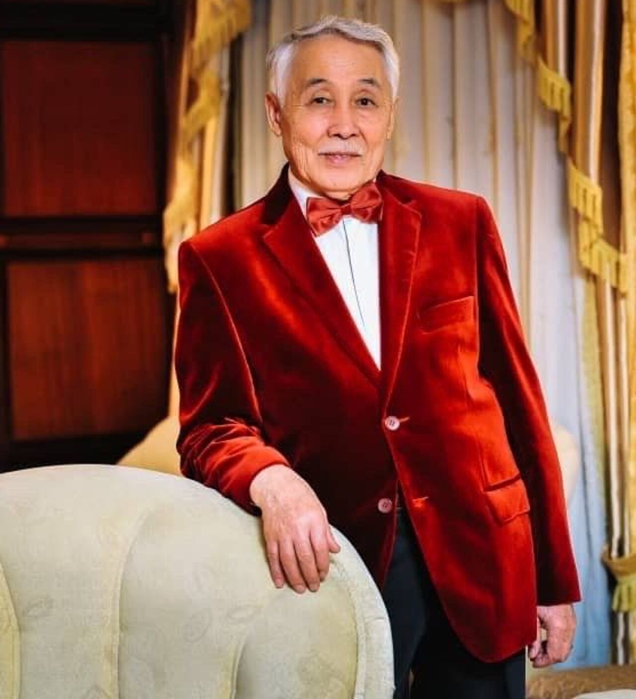 Үйдегі трансвеститтік порно