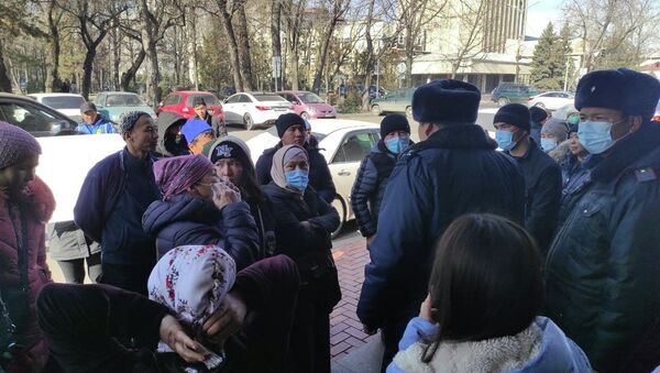 Митинг у Дома правительства за отставку Тулобаева - Sputnik Кыргызстан