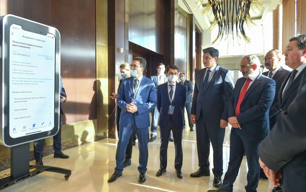 Премьер-министр КР Улукбек Марипов выступил на цифровом форуме Almaty Digital Forum 2021, сообщает пресс-служба правительства - Sputnik Кыргызстан