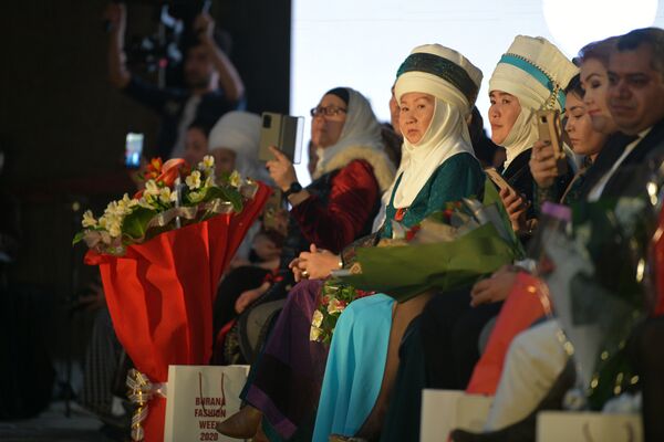 Неделя моды Burana Fashion Week 2021 в Бишкеке - Sputnik Кыргызстан