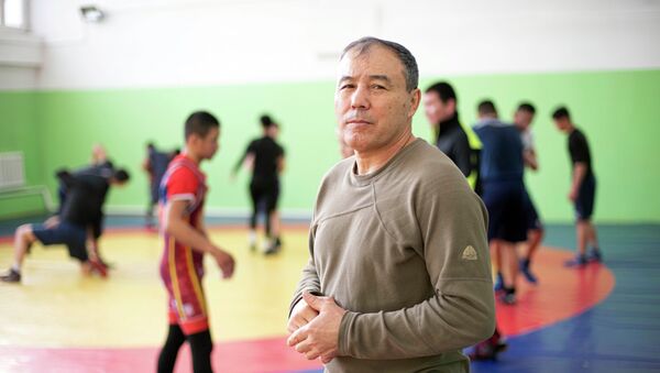 Заслуженный тренер КР по греко-римской борьбе Мейрамбек Ахметов - Sputnik Кыргызстан