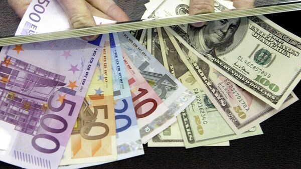 Доллар жана евро купюралары. Архив - Sputnik Кыргызстан