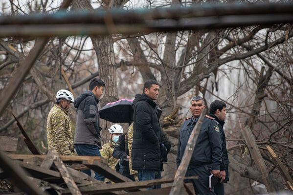 Пострадали два человека — еще одни 13-летний мальчик и 79-летняя женщина - Sputnik Кыргызстан