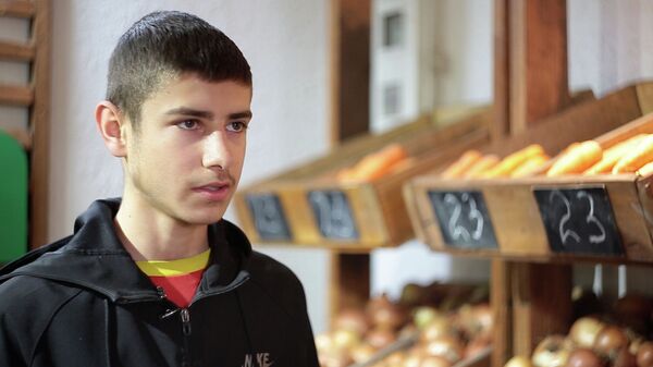 Вдохновляет! Выпускники детдомов открыли необычный бизнес в КР — видео - Sputnik Кыргызстан