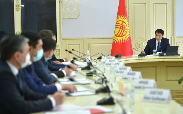Марипов отметил, что антимонопольное ведомство должно играть ключевую роль в вопросах сдерживания цен на социально значимые товары - Sputnik Кыргызстан